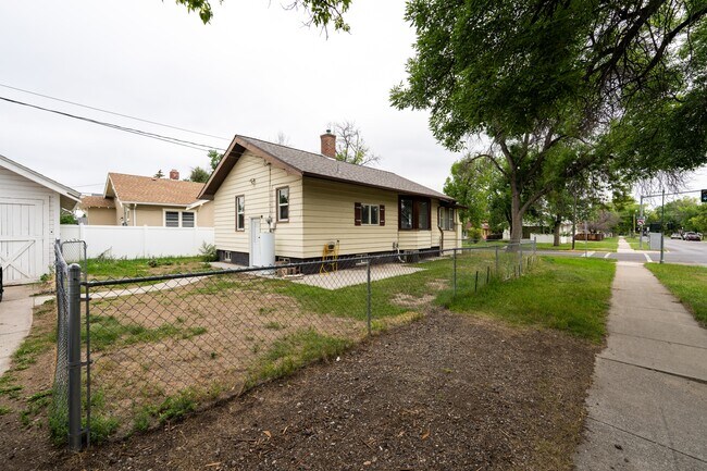 Building Photo - 2526 1st Ave N