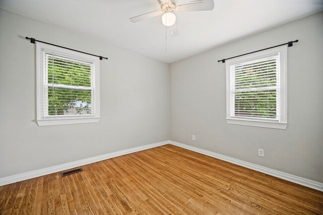 Building Photo - 539 Austin St