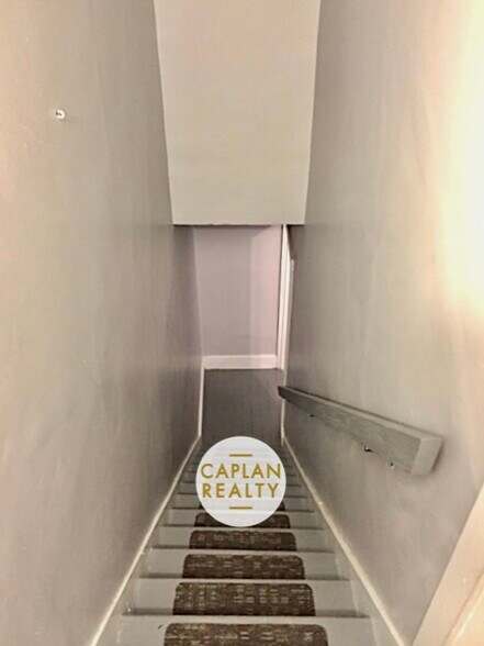 Building Photo - 25 W Rock Ave