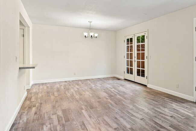 Building Photo - 22555 Kinst Ct