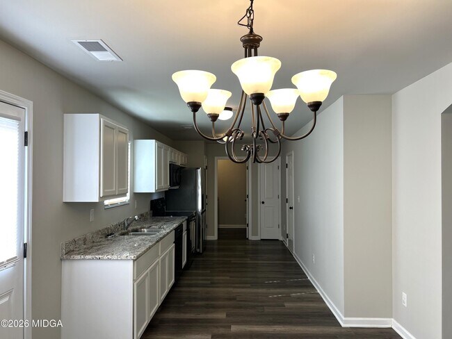 Building Photo - 147 Goodall Woods Dr