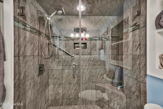 Building Photo - 322 Causeway Dr