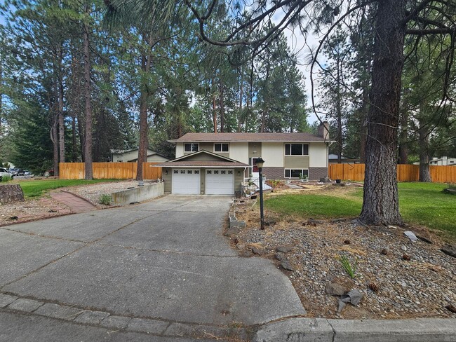 Primary Photo - Beautifully Home in the Valley
