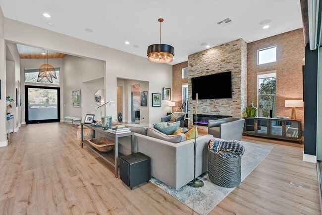 Building Photo - 6690 Interstellar St