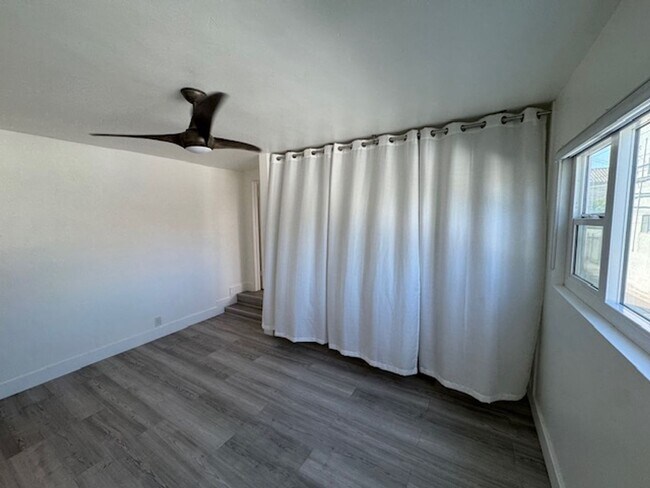 Building Photo - Modern Alamitos Beach 2 bedroom Condo plus...