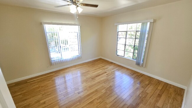 Building Photo - 4221 Los Feliz Blvd
