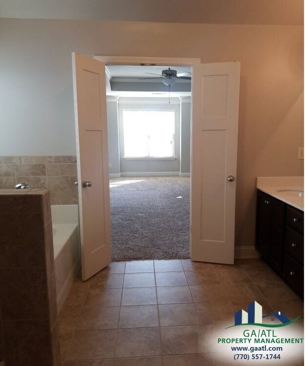 Building Photo - Wonderful 4 Bedroom in Buford