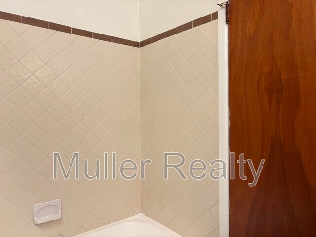 Building Photo - 7320 Westridge Dr