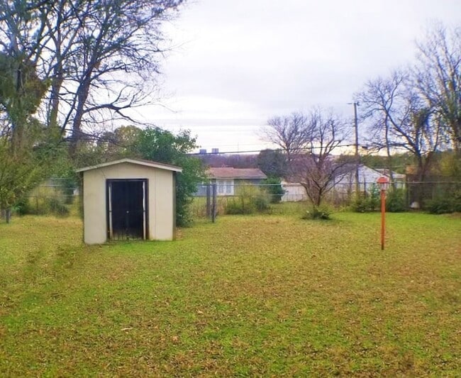 Building Photo - 12008 Bellafonte Dr