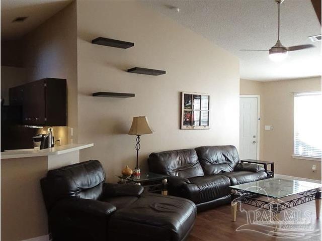 Building Photo - 2060 Cambridge Cir