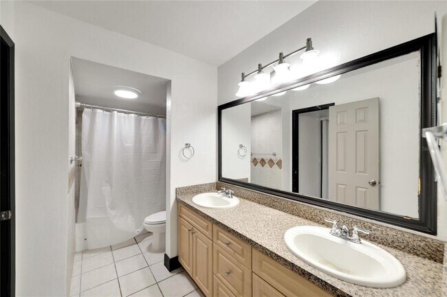 Building Photo - 6301 Newtown Cir