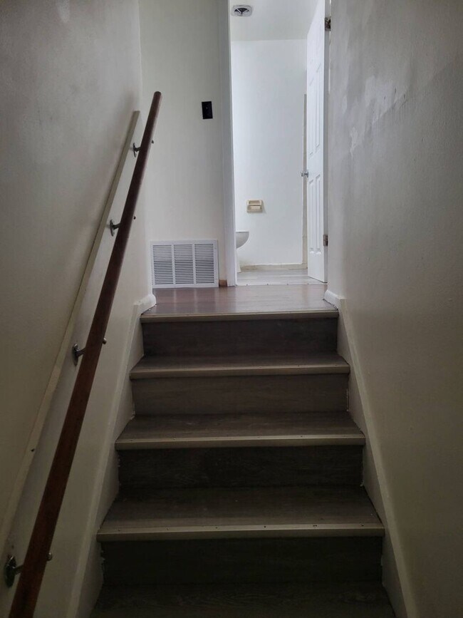 Building Photo - 6910N43rdM(723)