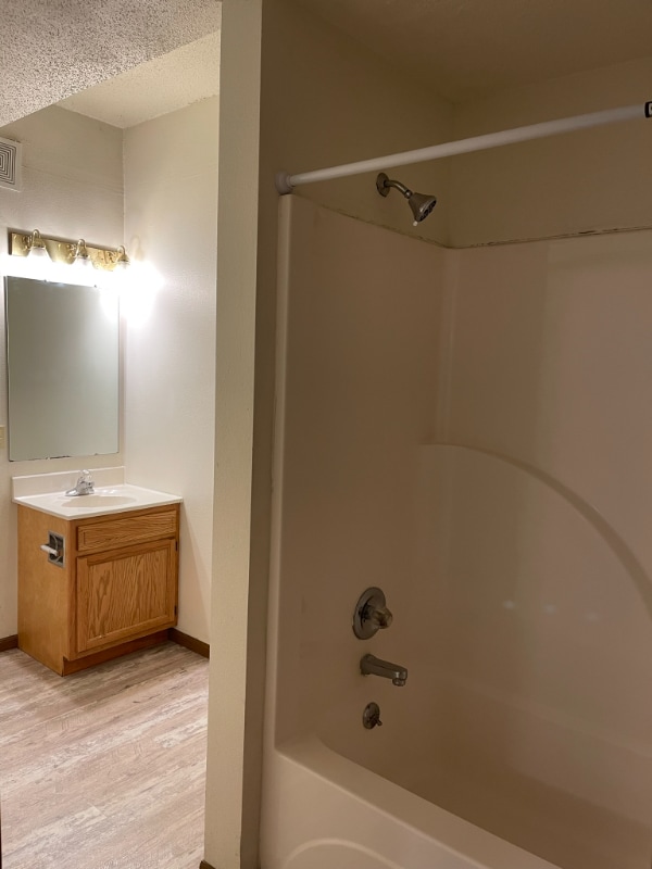 Building Photo - 307 E College St