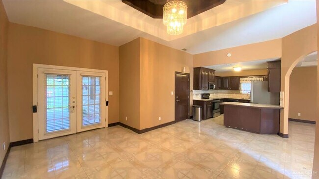 Building Photo - 703 Delta Dr