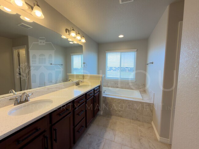 Building Photo - Peyton Four Bedroom Home