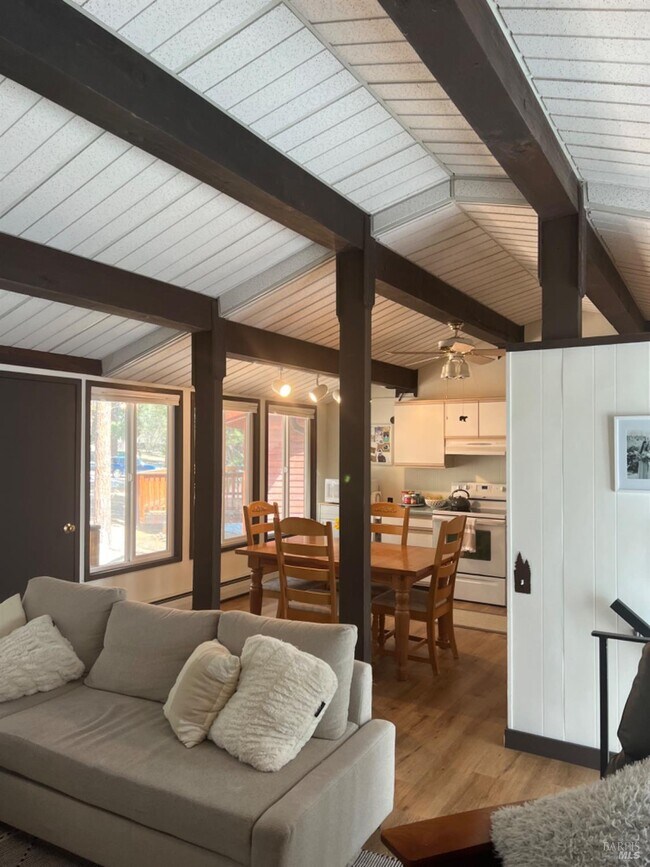 Building Photo - 702 College Dr