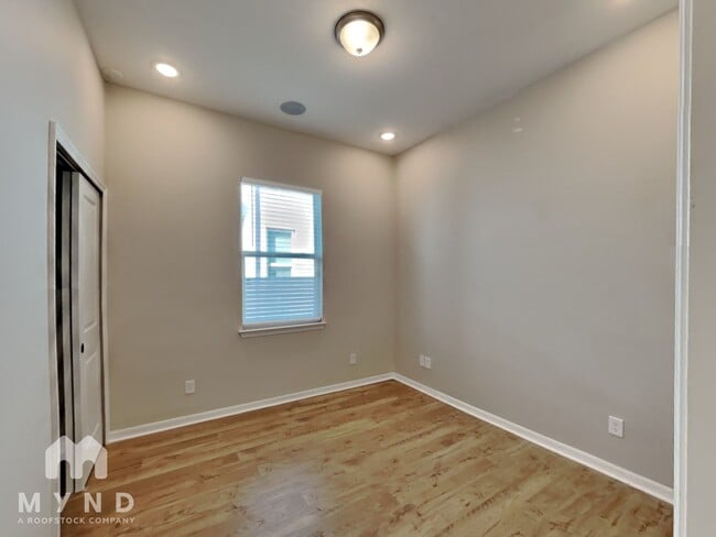 Building Photo - 660 Kimber Ln