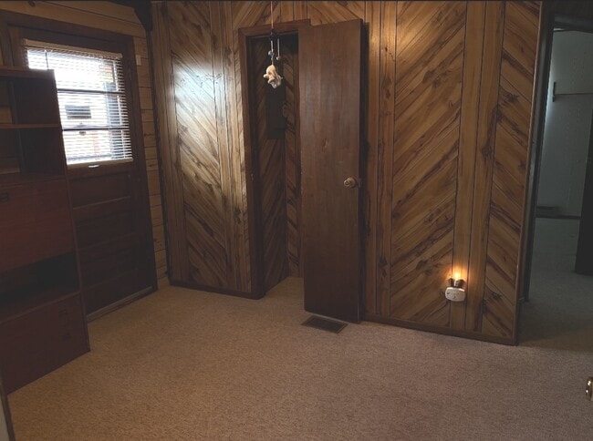 Building Photo - 17053 Lorenz Ave