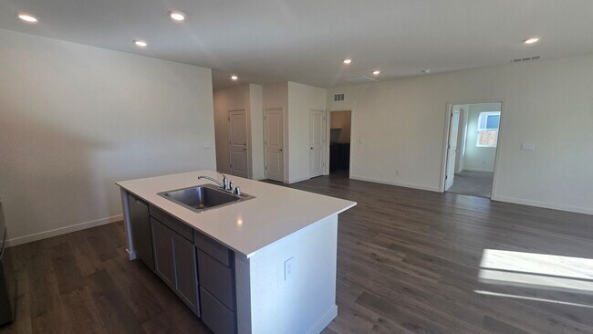 Building Photo - 7571 Grassy Plns Dr