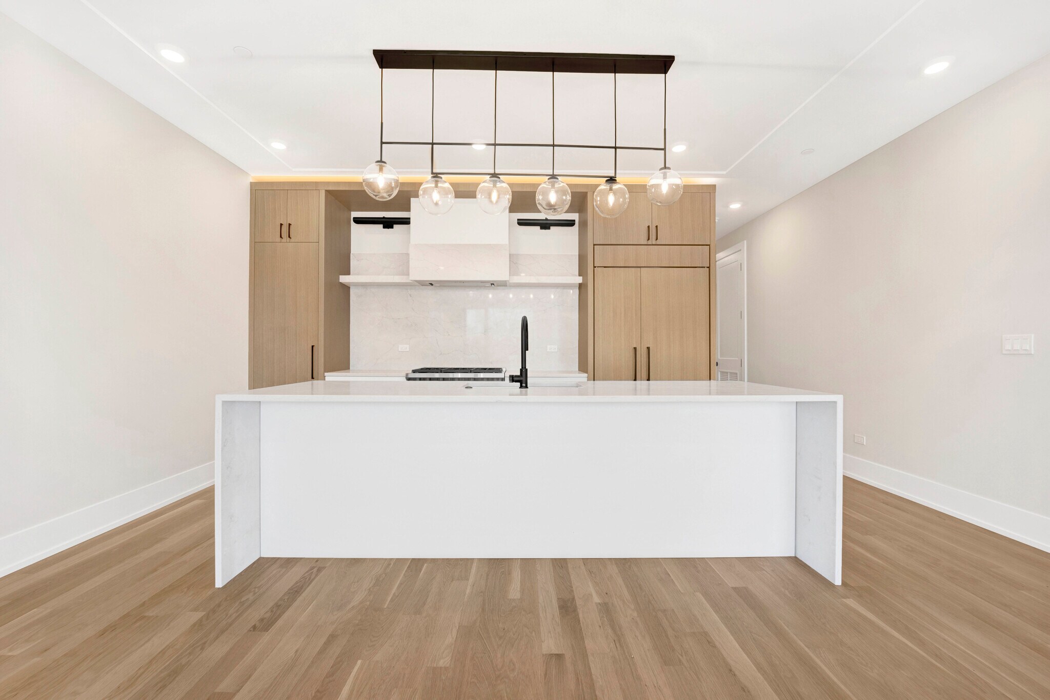 Building Photo - 3352 N Ashland Ave