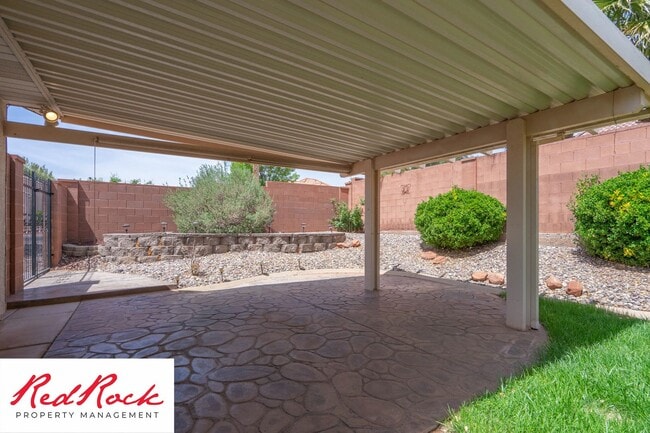 Building Photo - 3 Bed 2 Bath Home in Ivins with Views of Red Mountain