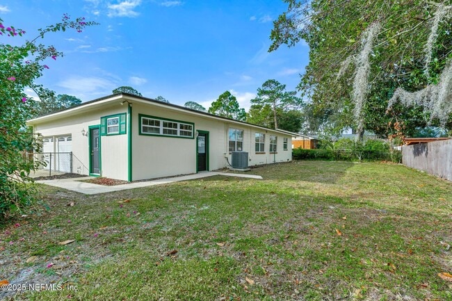 Building Photo - 4103 San Remo Dr