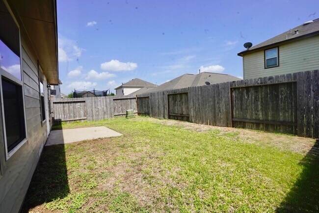 Building Photo - 3414 Halle Trace Ln