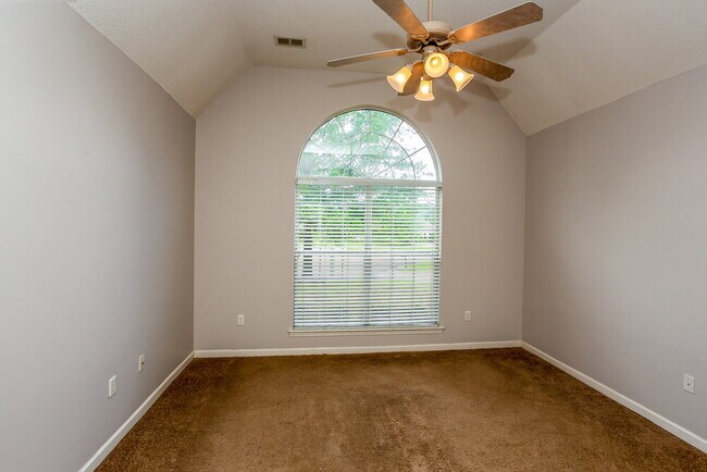 Building Photo - 5969 Telford Dr
