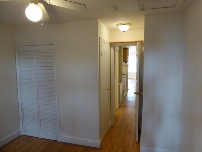 Building Photo - 2137 Newport Pl NW
