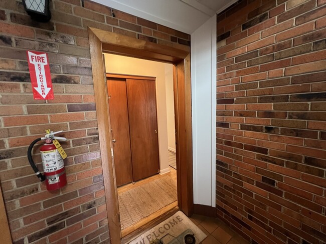 Building Photo - 481 Duane Terrace