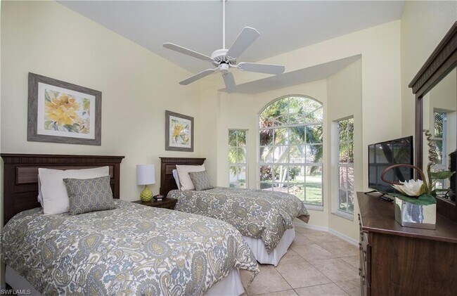 Building Photo - 2806 SW 39th St