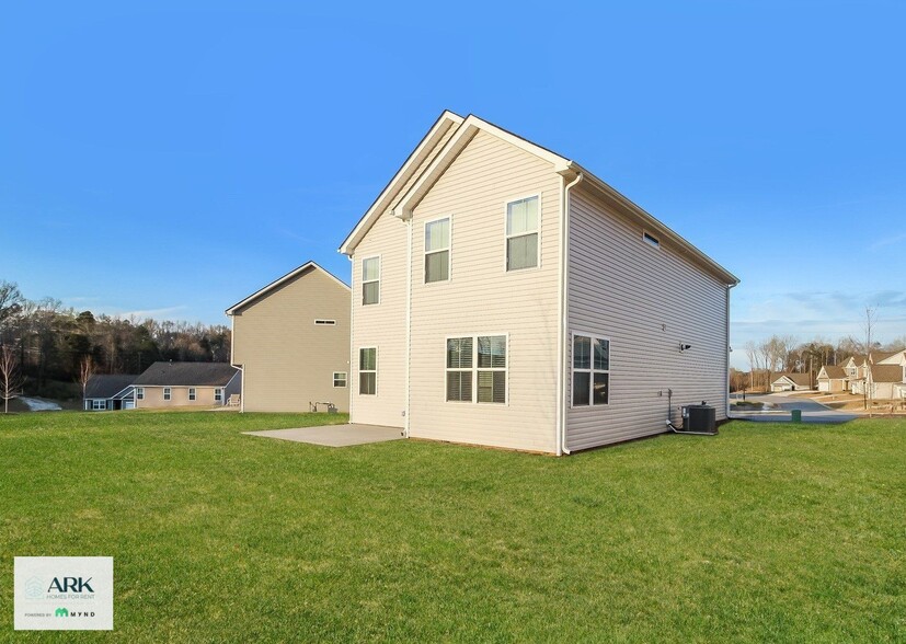 Building Photo - 201 Bosa Ln