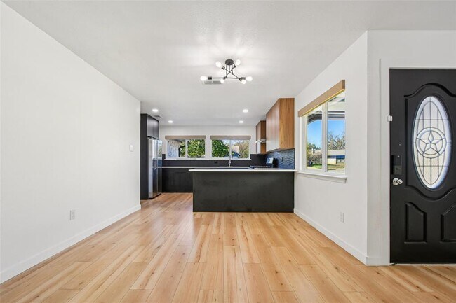 Building Photo - 12907 Water Mill Cove