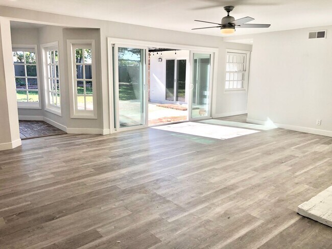 Building Photo - 3 Bed 2 Bath Single Family Home in Eastbluff
