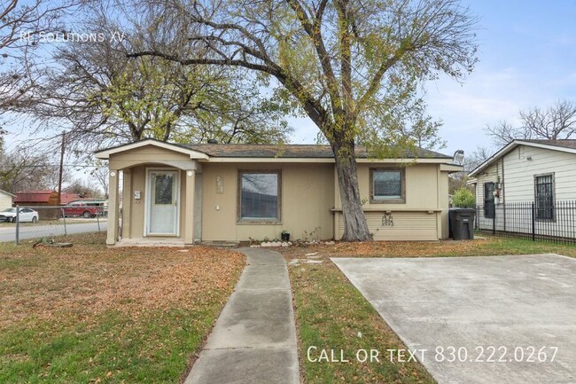 Primary Photo - "Charming 2-Bed Oasis in San Antonio: Cozy...