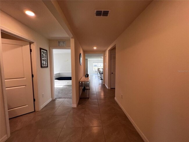 Building Photo - 10634 Chippewa Dr