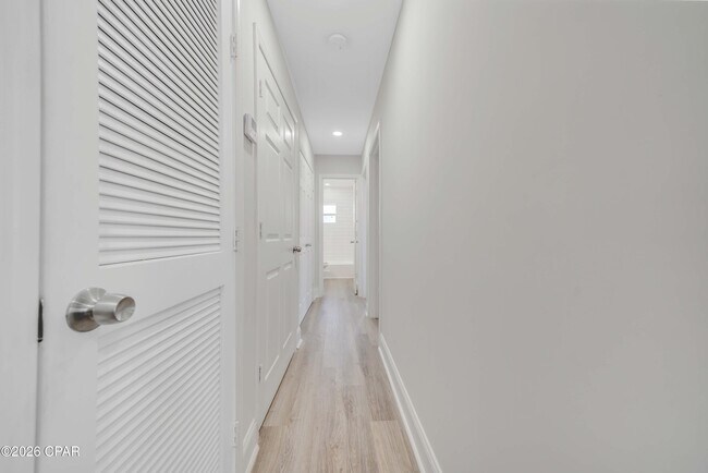 Building Photo - 3904 Ocean View Dr