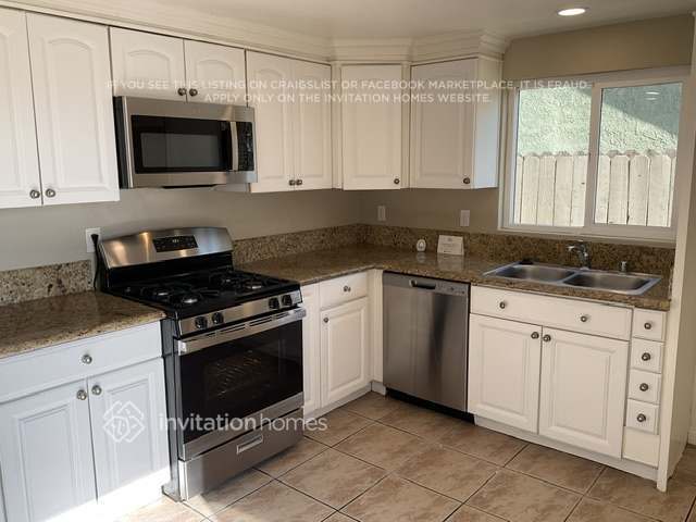 Building Photo - 14207 Woodland Dr