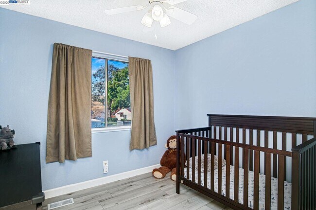 Building Photo - 1337 Spring Valley Common