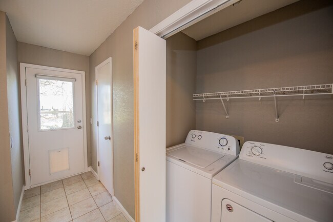 Building Photo - 1964 N Ball Ave