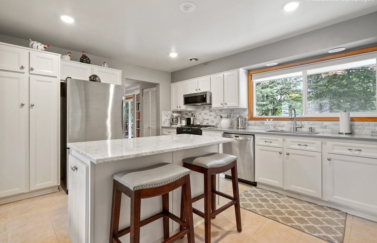 Kitchen - 4625 SW 42nd Pl