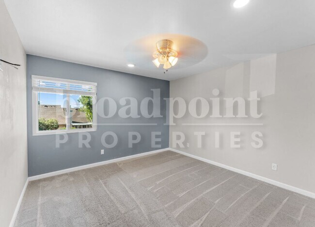 Building Photo - 2512 Wanek Rd