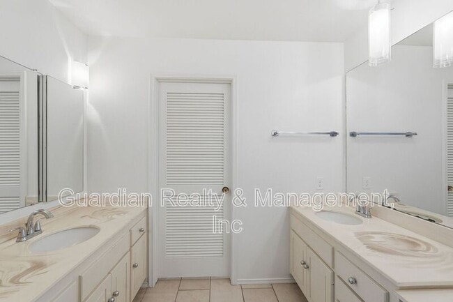 Building Photo - 7238 E Joshua Tree Ln