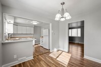 Building Photo - GORGEOUS 3 BEDROOM HOME IN BROOKLINE! FEAT...