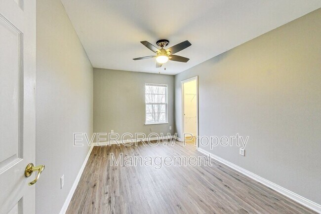 Building Photo - 1115 Spend a Buck Ct