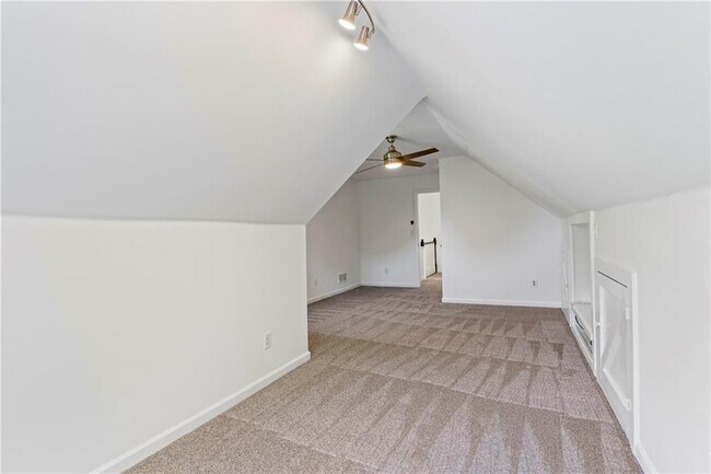 Building Photo - 1249 McLendon Dr