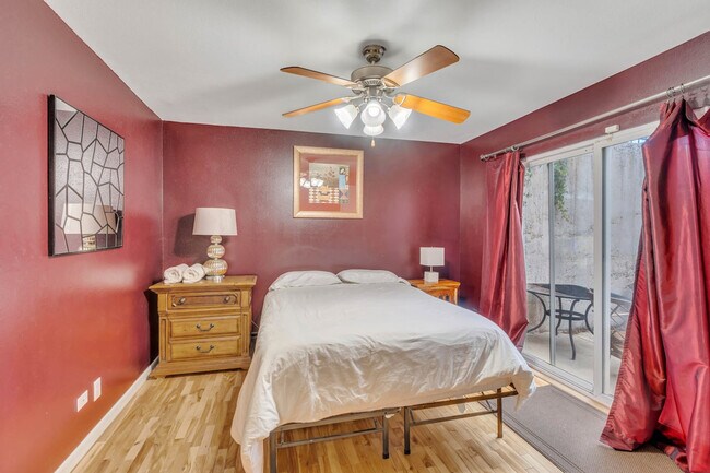 Building Photo - 665 Columbus St E