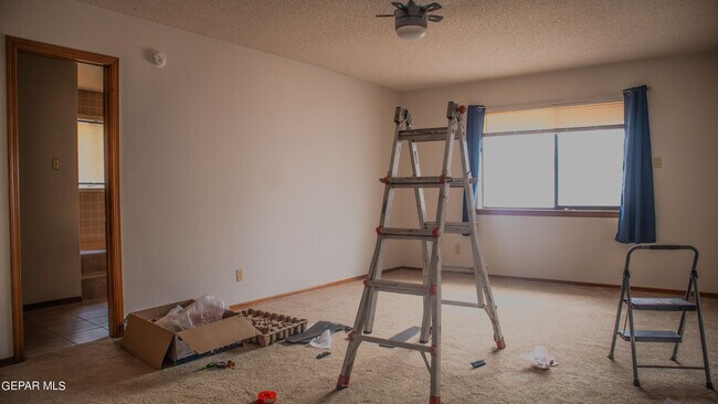 Building Photo - 4521 R L Shoemaker Dr