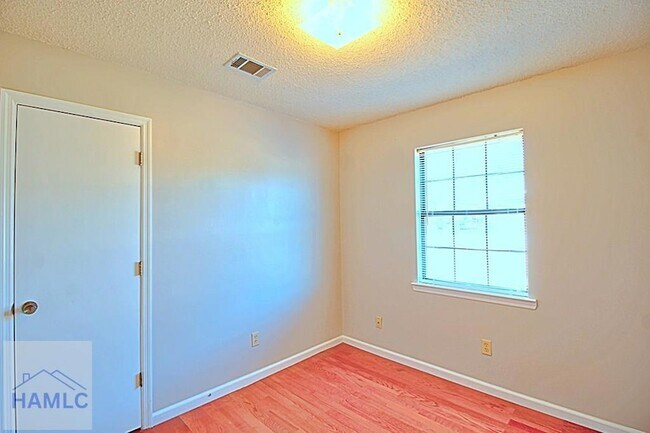 Building Photo - 942 Gulfstream Rd