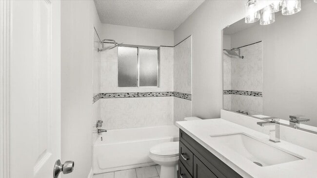 Building Photo - 10622 Highland Woods Dr